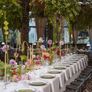 An invitation to linger 

Floral Styling: @thegroundsfloralsbysilva 
Venue & Styling: @thegrounds @thegroundsevents 

#thegroundsfloralsbysilva #luxuryflorals #eventflorals #eventstyling #eventdesign #tablescapeinspo #styledtables #floralinstallation #eventinspo #timelessevents