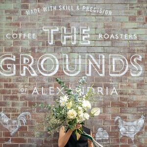 Abundance by name, and by nature - warm, full and made with love 🤍

#floralsbysilva #thegroundsflorist #abundanceinbloom #flowers #florist #florals #floraldesign #bouquet #sydneyflorist #australianflorist #naturalelegance #flowershop #thegroundsofalexandria