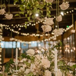It's *always* a nice day for a white wedding ✨🤍💫 Hanging against a backdrop of lush, sprawling greenery, the sight of hundreds of Playa Blanca roses filling the Atrium was truly something magical. Paired with tulips, ivy and ornamental dried blooms, this night was a childhood dream come true.

Florals & Styling: @thegroundsfloralsbysilva 
Photography: @thehassanabdallah
Venue: @thegroundsevents // @thegrounds

#TheGroundsFloralsBySilva