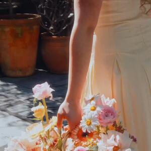 A basket of blooms, moments made beautiful. 

#thegroundsfloralsbysilva #seasonalblooms #flowerbaskets #freshblooms #floraldesign #flowerlovers #sydneyflorist #sydneyflowers #seasonalflorals #floralinspo #flowers #flowerarrangement #flowersofinstagram